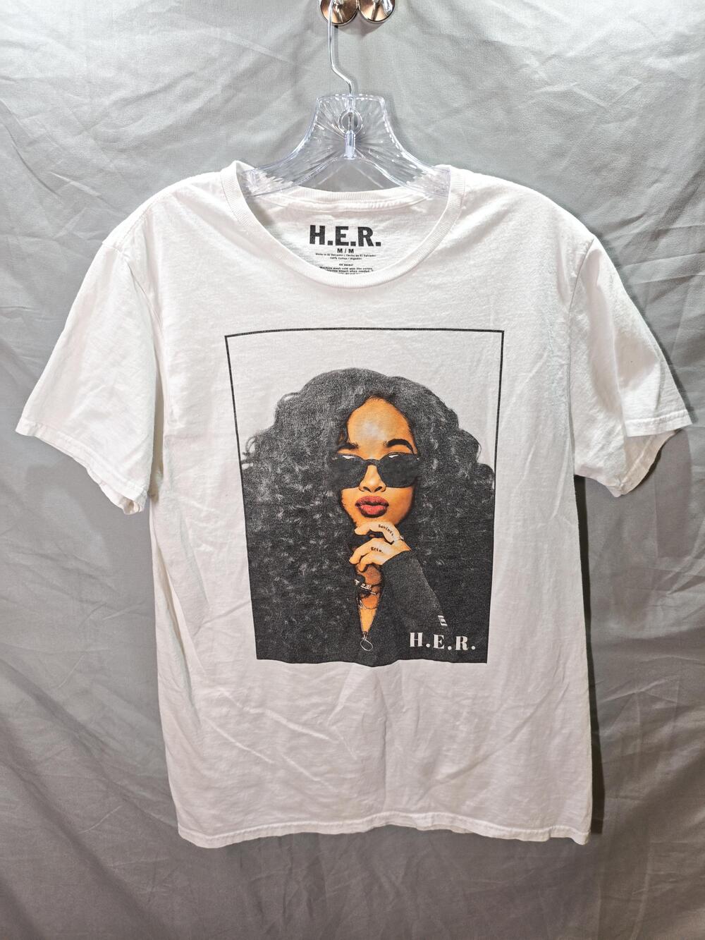 H.E.R. Shirt Mens Medium White Portrait Graphic Tee T-Shirt Music Artist Cotton